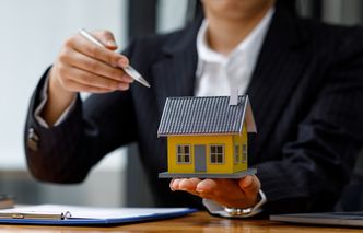 Resort chce uregulować rynek pośredników nieruchomości. Trzy zmiany się im nie podobają