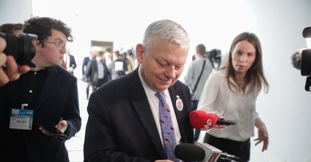 Wniosek do marszałka ws. Suskiego. "Trochę gówniarz w piaskownicy"