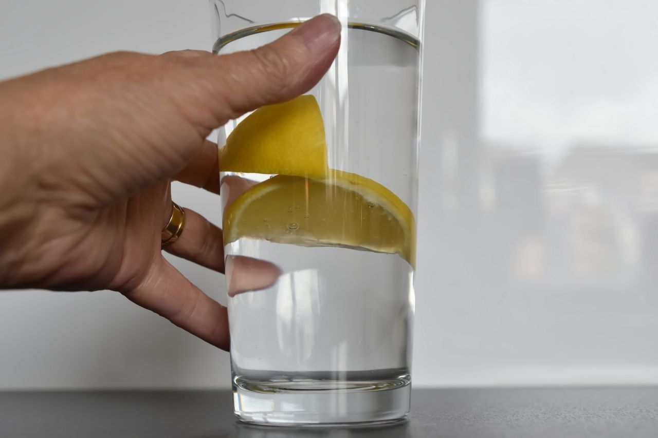 Lemon water's hidden dark side: daily consumption potentially harmful, experts warn