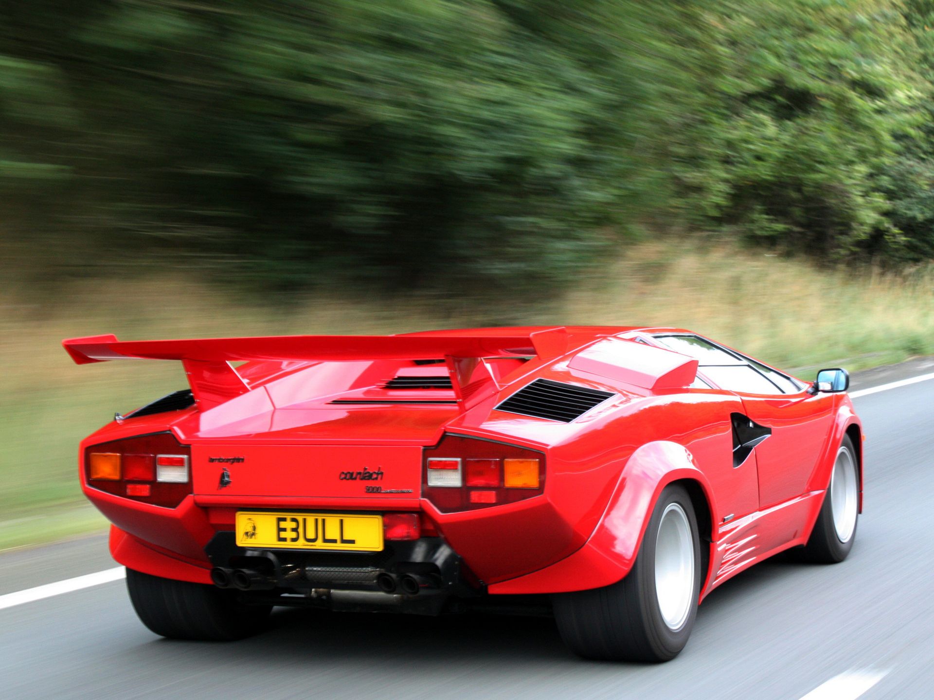Od dekad z V12: ewolucja hipersamochodów Lamborghini 40