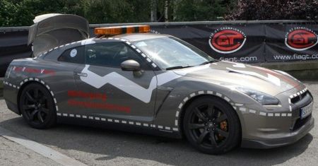 Nissan GT-R najszybszym wozem strażackim na świecie