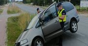 Chcieli jechać do sklepu, skończyli w rowie. Kierowca miał 4,5 promila