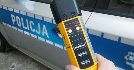 Pijany kierował autem. Policja skonfiskowała samochód 40-latka