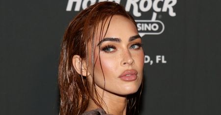 Megan Fox odsłania nagi ciążowy brzuch w ZMYSŁOWEJ sesji zdjęciowej. Internauci: "Jedna z najpiękniejszych kobiet na świecie"
