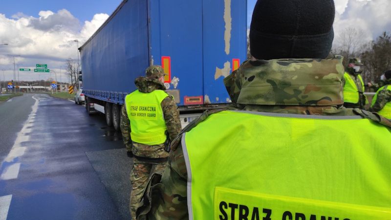 Śląskie. Pięciu Afgańczyków podróżowało ukrytych w naczepie tira.