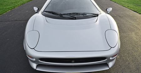 Giełda klasyków: Jaguar XJ220