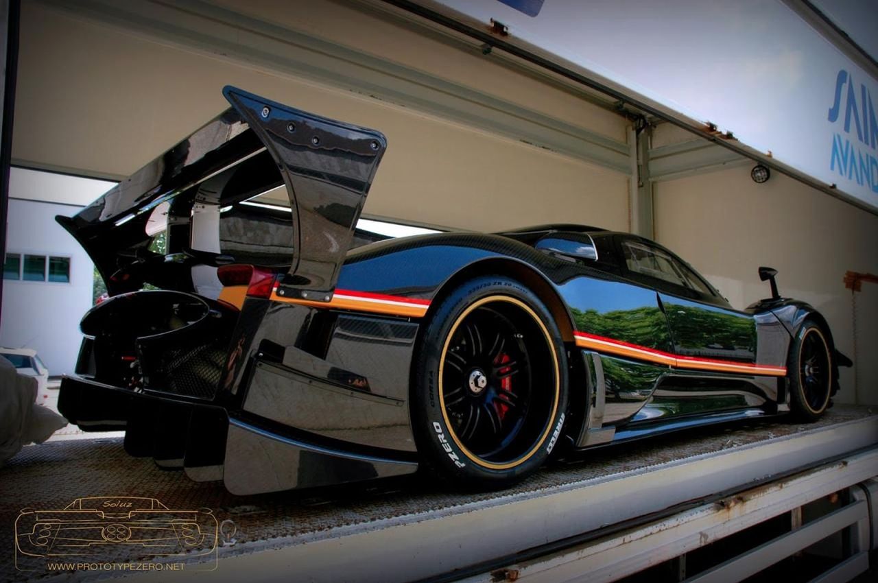 Pierwszy egzemplarz Pagani Zonda R Evolution trafił do klienta