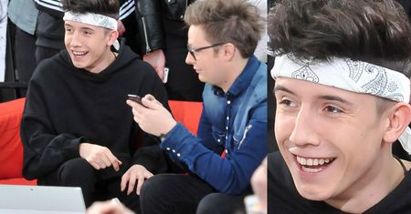 Dawid Kwiatkowski obgryza paznokcie i robi miny w "Pytaniu na Śniadanie" (ZDJĘCIA)