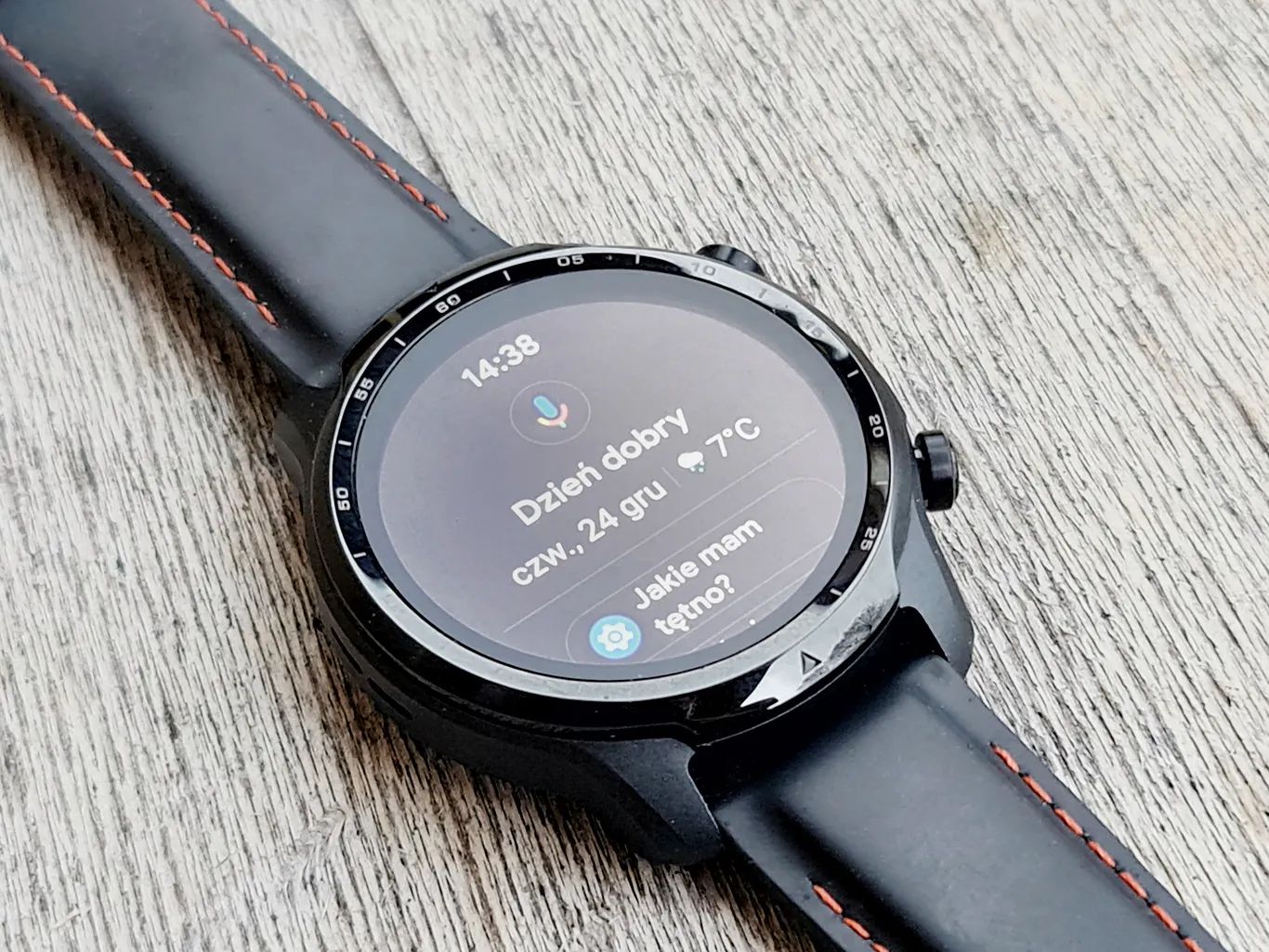 Dobra wiadomość: Samsung Galaxy Watch 4 dostał Asystenta Google. Ale są i złe wieści 2