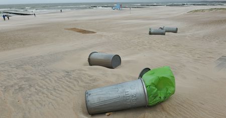 Finał akcji "Czysty Bałtyk". Plaże w Gdyni i Gdańsku czeka wielkie sprzątanie
