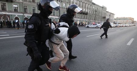 Putin uniemożliwi ucieczkę przed wojną. Chce wprowadzić zakaz wyjazdu dla mężczyzn