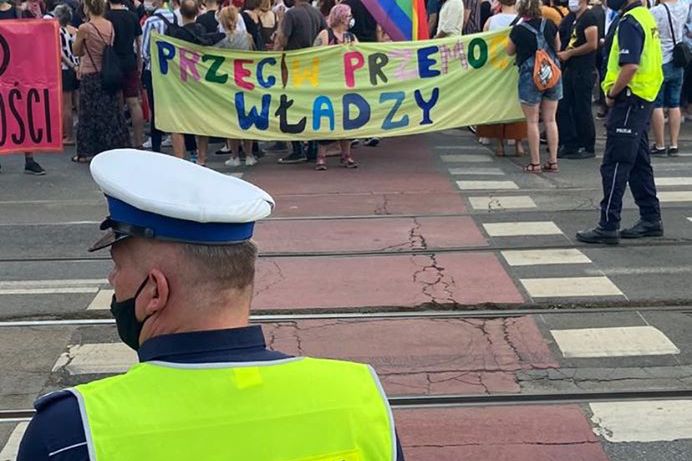 Wrocław. ”Dość homofobii, transfobii i queerfobii w Polsce”. Wrocławianie z Margot (Fot.Kamil Nowelli)