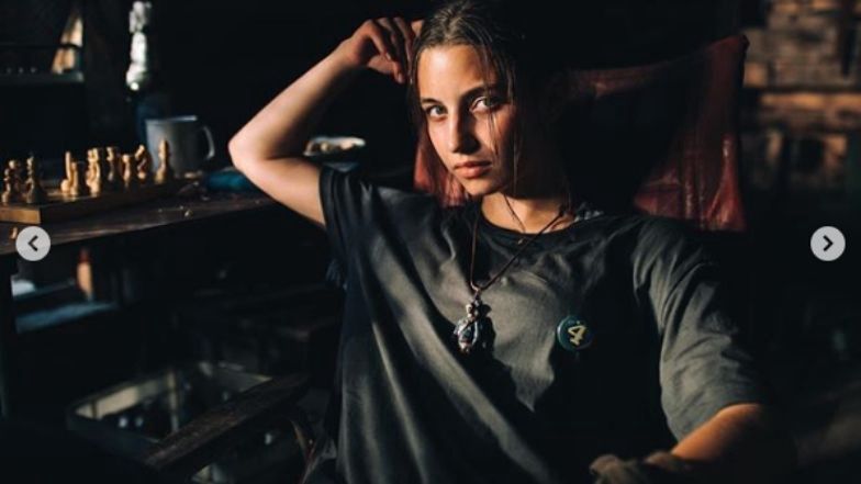 "W lesie dziś nie zaśnie nikt", Julia Wieniawa