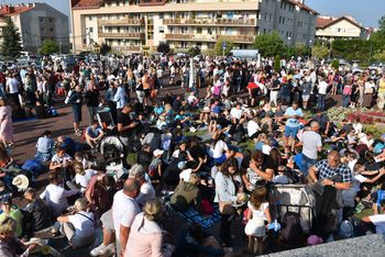Tarnów: Piesza Pielgrzymka Tarnowska na Jasną Górę. Przed pątnikami ponad dziewięć dni wędrówki