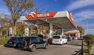 Podróż autem tańsza niż przed rokiem. Ceny paliw najniższe od lutego 2022 r.