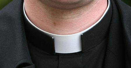 Afera na lekcji religii. Duchowny z zarzutami niestosownego zachowania wobec uczniów