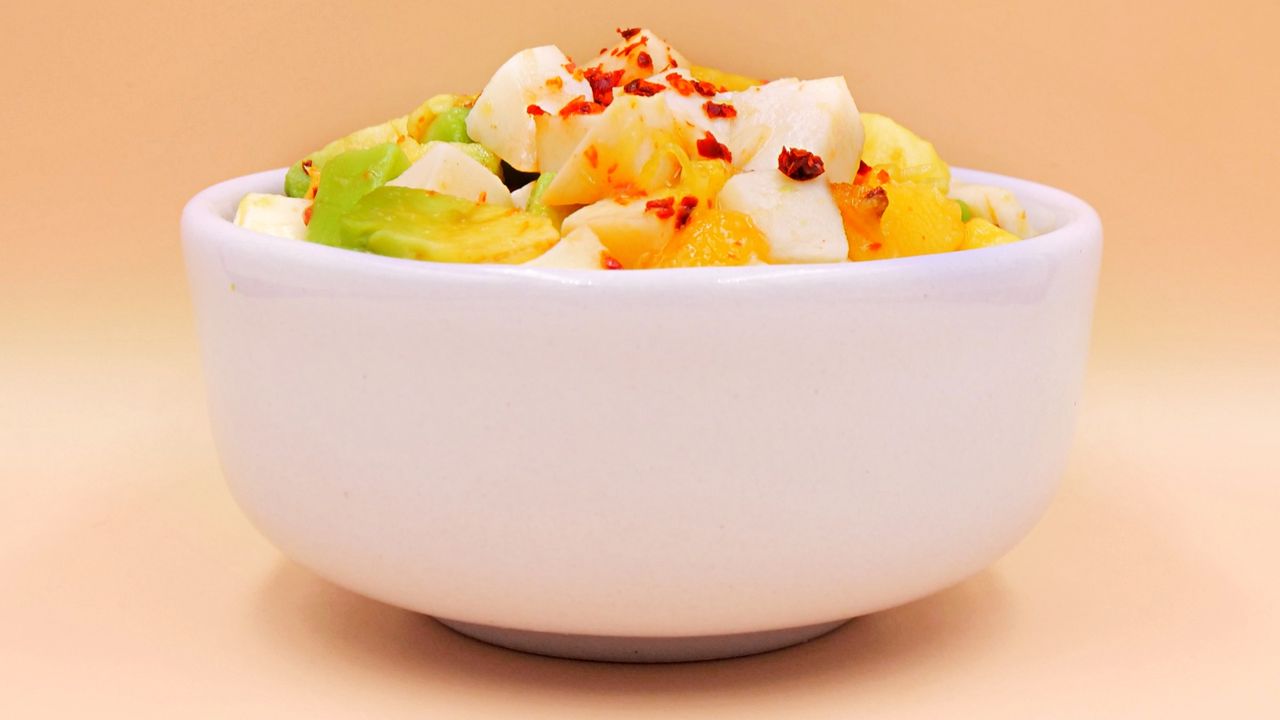 Salsa z mango, awokado i mozzarelli