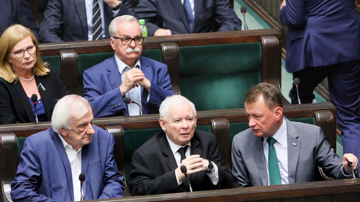Jarosław Kaczyński twierdzi, że członkom i współpracownikom PiS nie zależy na pieniądzach. Czy rzeczywiście?