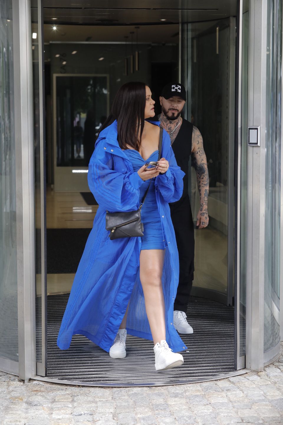 Dominika Gawęda i Paweł Rurak-Sokal przed studiem "Dzień Dobry TVN"