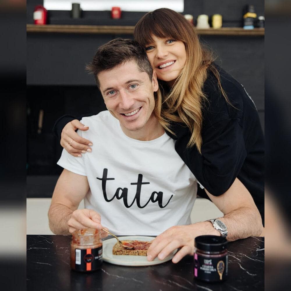 Anna i Robert Lewandowscy mają dwie córki: Klarę i Laurę