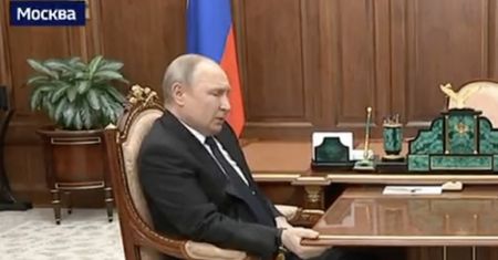 Język ciała Putina. Eksperci z Finlandii rozczytali satrapę z Moskwy