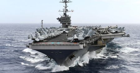 Amerykański lotniskowiec na Morzu Śródziemnym. To USS Harry S. Truman