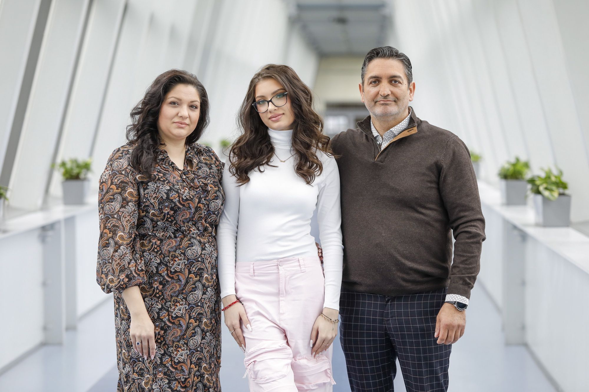 Viki Gabor z rodzicami 