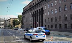 Wrocław. Przyniósł atrapę bomby pod Komendę Wojewódzką Policji. Grozi mu do 8 lat więzienia