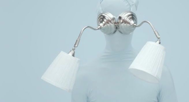 Tańczące towary i śmiały refren piosenki reklamują nowy sklep Ikei