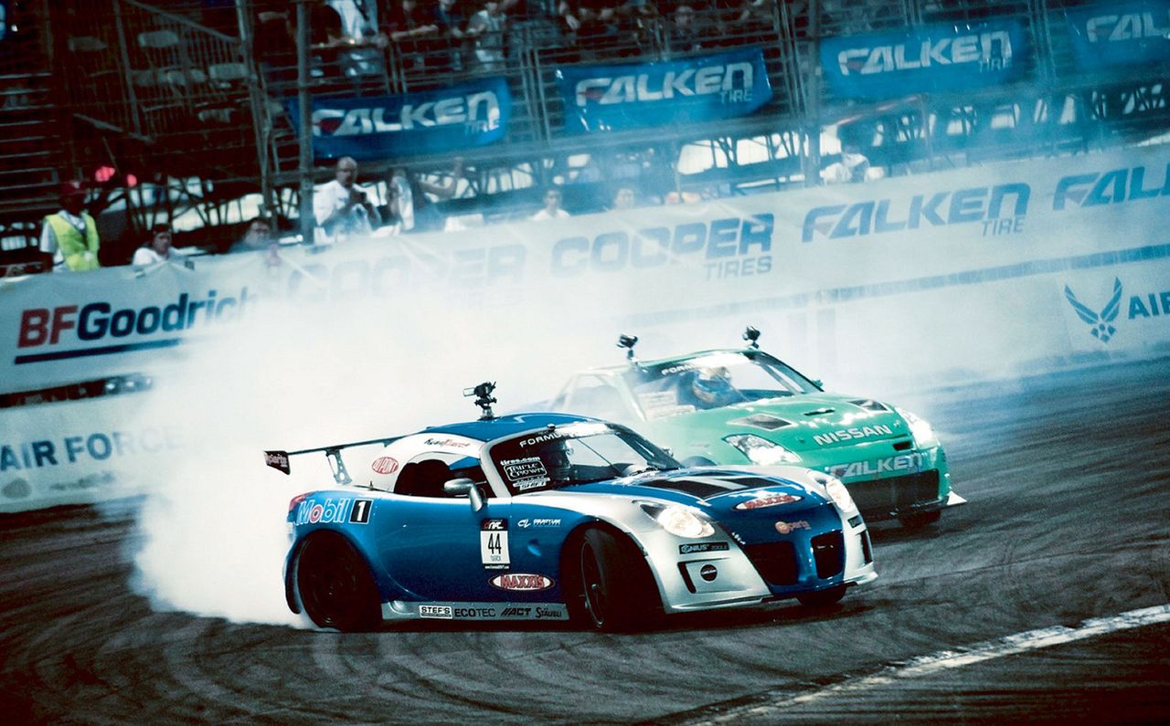 Pontiac Solstice & Nissan 350Z foto: image.superstreetonline.com