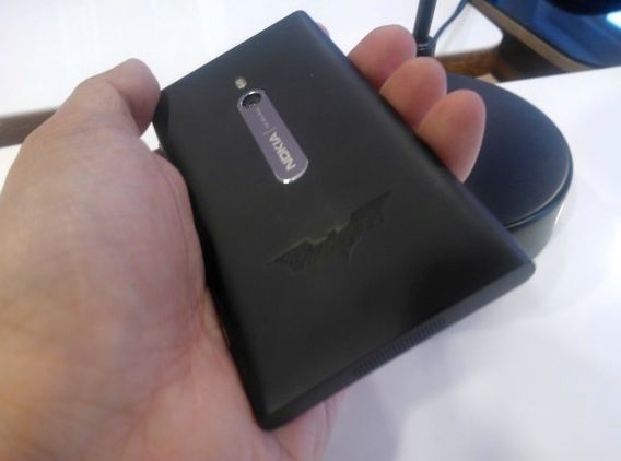 Nokia Lumia 800 The Dark Knight Rises - limitowana edycja dla fanów Batmana [wideo] 4