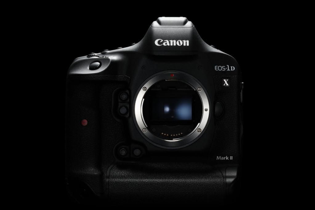 Canon EOS-1D X Mark II - nowy zawodowiec z filmami 4K, GPS i prędkością do 16 kl./s