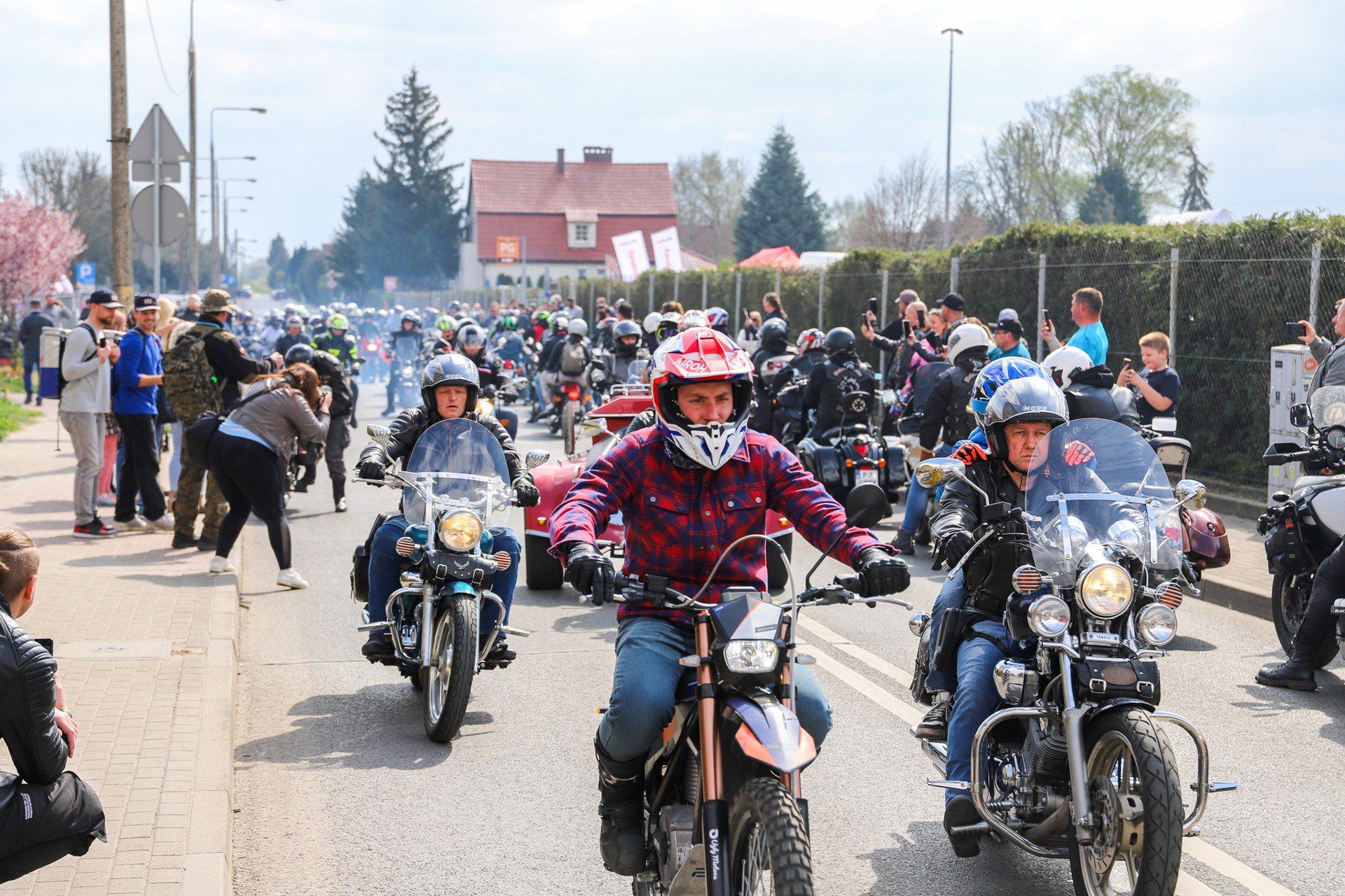 Ech..., jak ten czas szybko leci. Sezon motocyklowy 2025 rozpoczął się 12 kwietnia, a tu już nadeszła informacja o dacie jego zakończenia.