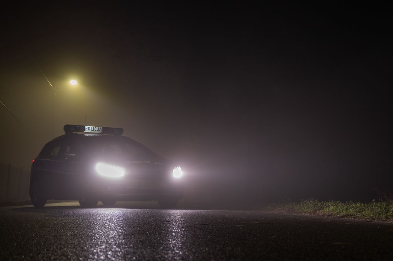 Radom: Nocne kontrole. Policjanci sprawdzili prawie 100 kierowców