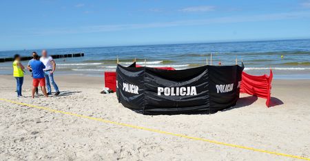 Bat na właścicieli parawanów. Policjantka nie wytrzymała