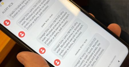 To już koniec znanych SMS-owych alertów RCB! Rząd zmienia taktykę