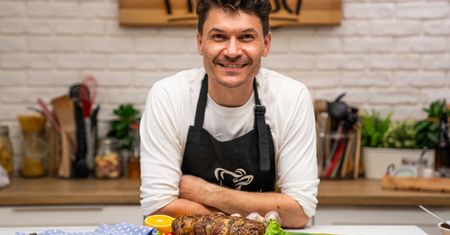 Rolada z karkówki zapiekana w aromatycznym maśle. Idealnie krucha, soczysta i pyszna