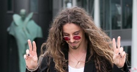Chory Michał Szpak ODWOŁAŁ występ w Opolu, ale miał siłę PÓJŚĆ NA SIŁOWNIĘ (FOTO)