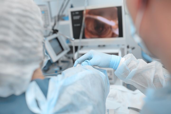 Bronchoskopia umożliwia pobranie wycinku błony śluzowej do badania histopatologicznego