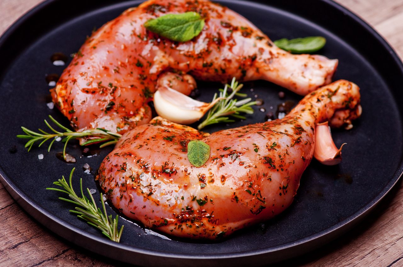 Chicken thighs with pesto: The juicy alternative to fillets
