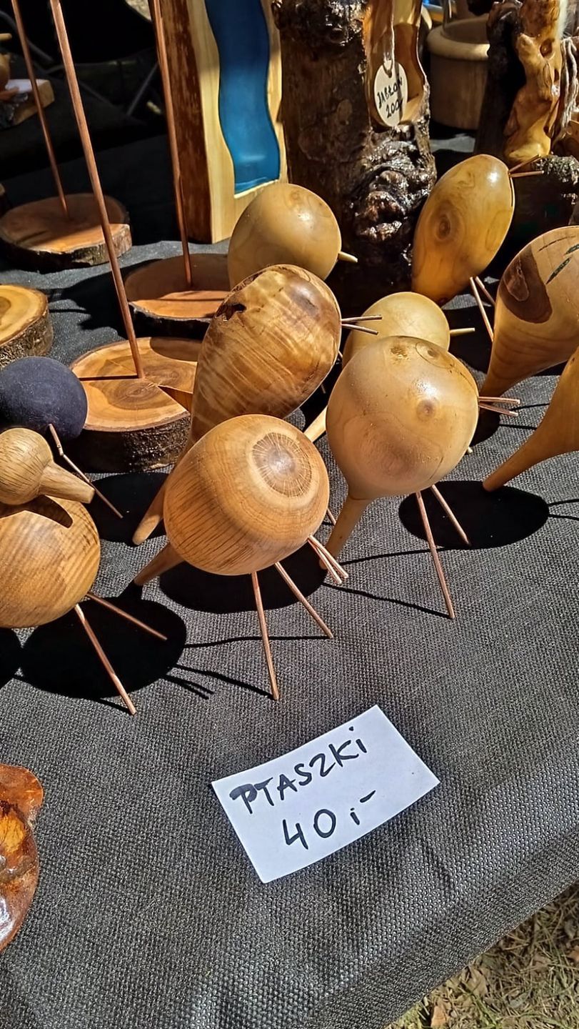 Drewniane ozdobne ptaszki w cenie 40 zł