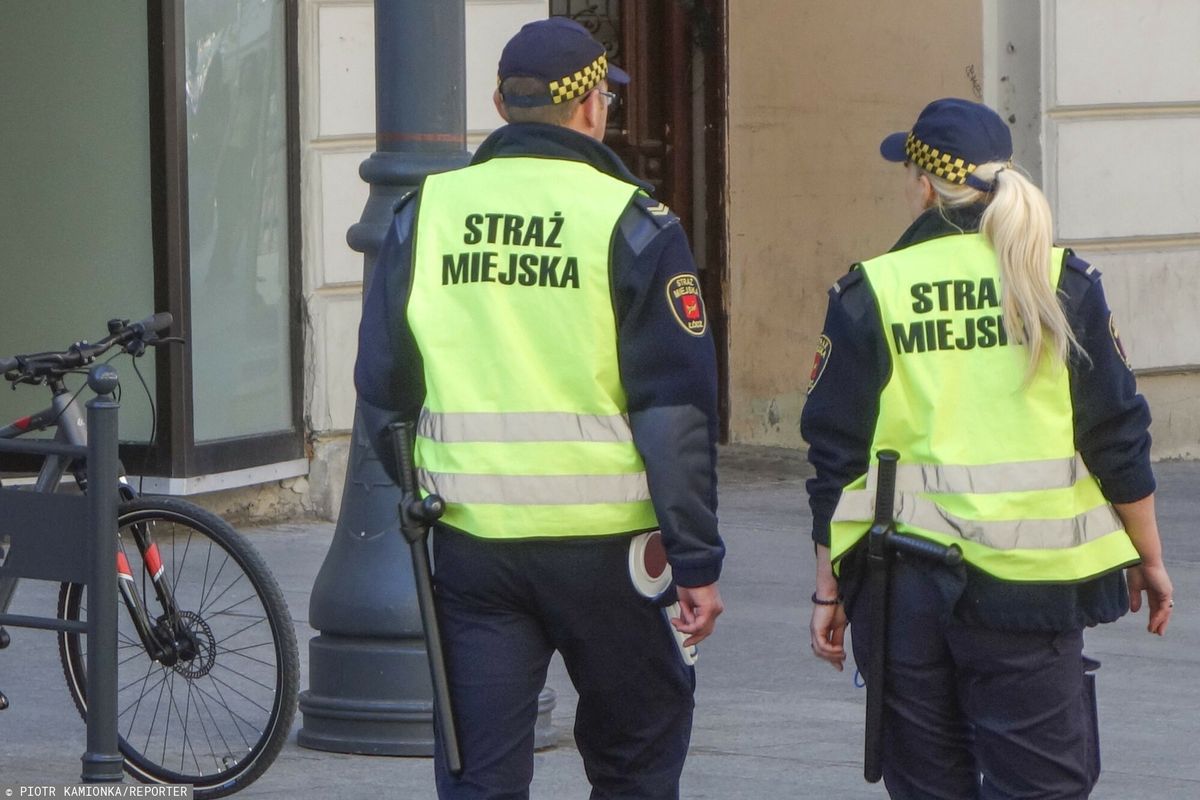 Strażnicy miejscy od 20 października mają nowe uprawnienia mandatowe