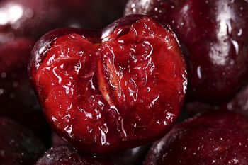 Zapomnieliśmy o tych owocach, a to naturalne wsparcie dla jelit i serca. Są już na bazarkach i w warzywniakach