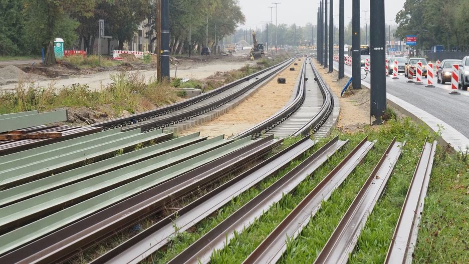 Prace przy budowie torowiska na alei Śmigłego - Rydza oraz na Niższej trwają. Niebawem zacznie powstawać nowa linia w kierunku Rzgowskiej