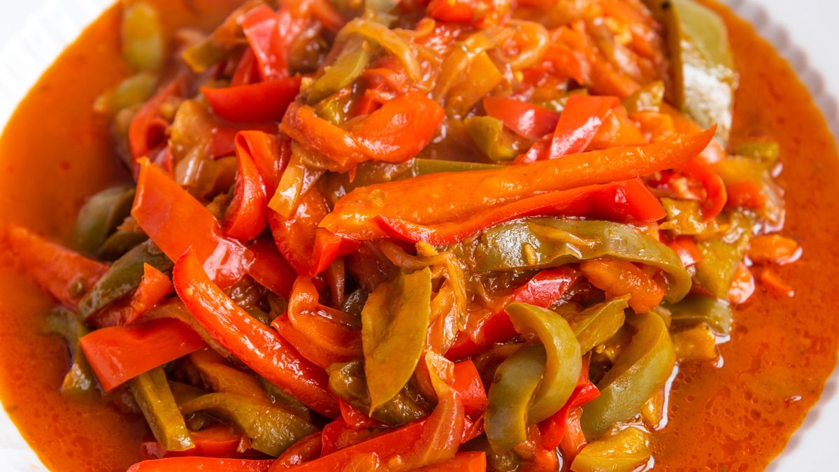 Baskijski gulasz z papryki i pomidorów