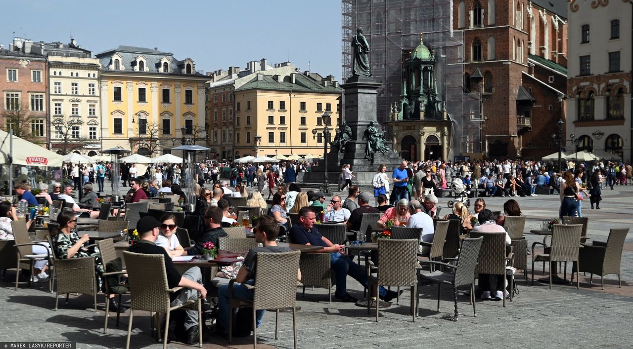 Klient jest oburzony ceną wody w krakowskiej kawiarni