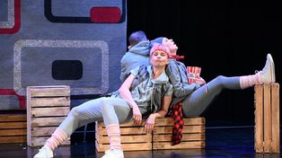 Teatr "Ad hoc" ze Stalowej Woli przygotował spektakl "Dziób w dziób" według Maliny Prześlugi. Premiera w piątek 10 kwietnia. Zobacz zdjęcia.