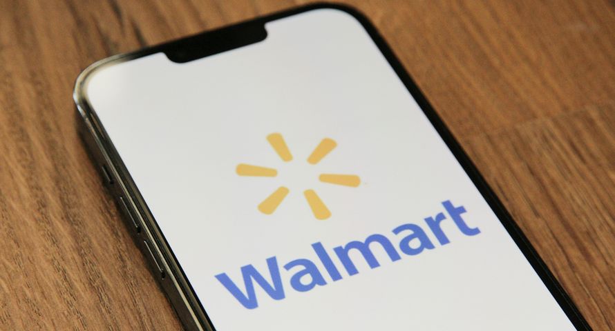 Walmart pozwoli robić zakupy przez ChatGPT