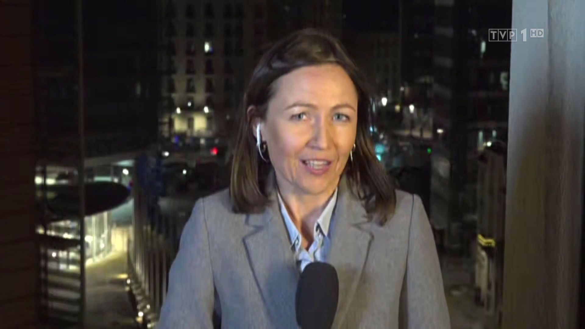 Dorota Bawołek podczas pierwszego wydania "19.30"