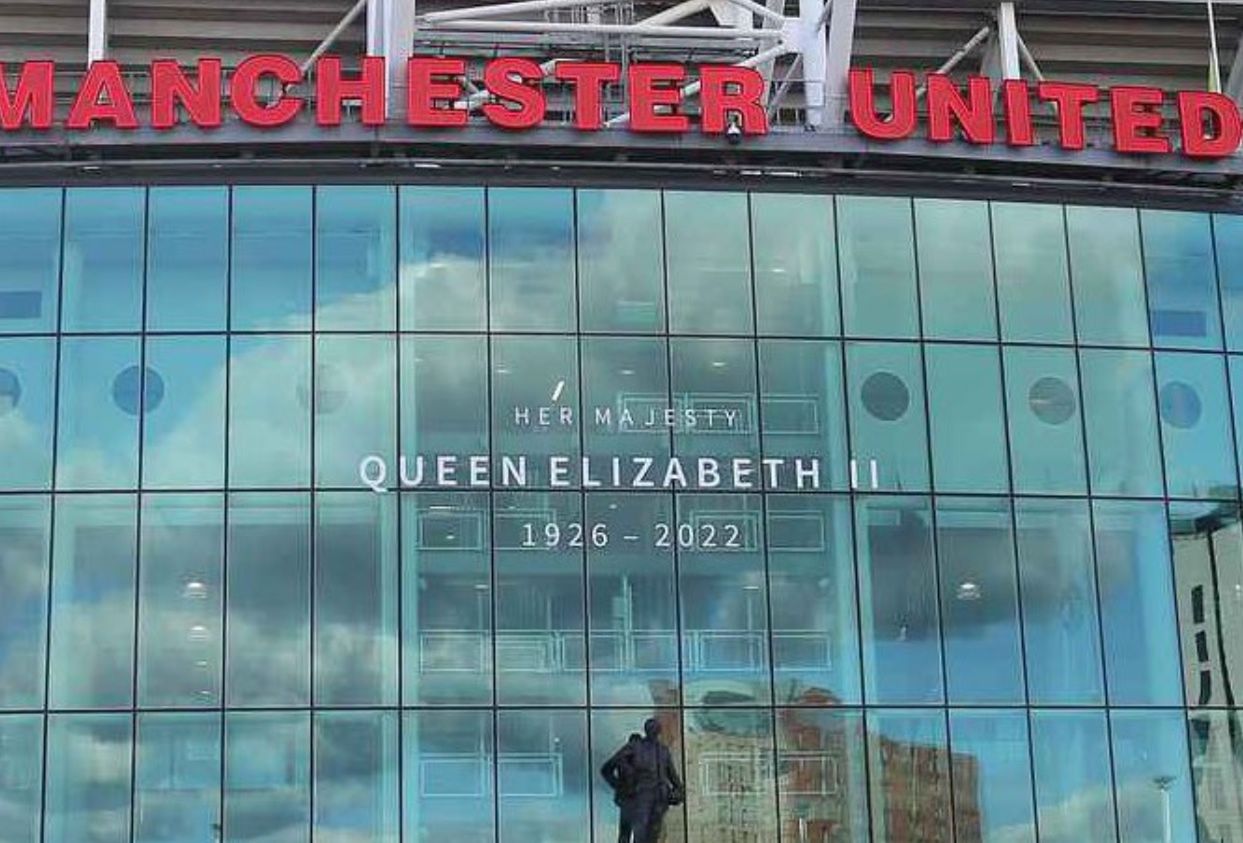 Manchester United upamiętnił królową Elżbietę II. Klub oddał hołd